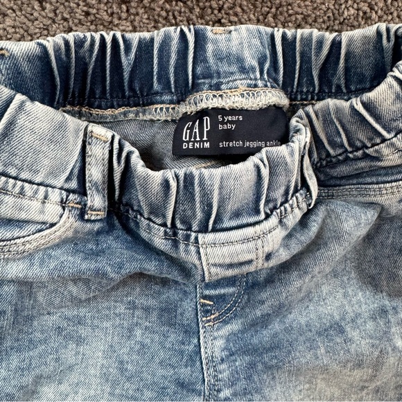 2 pairs of Gap stretch jeans (ankle) 5 yrs - Picture 4 of 4